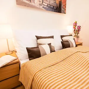 wenceslas-square-lofts.praguehotelsweb.com/