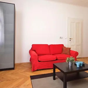 prague-central-exclusive-apartments.praguehotelsweb.com/