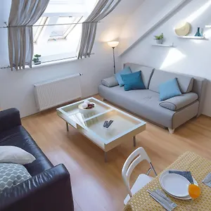 modern-apartments-opatovicka.praguehotelsweb.com/
